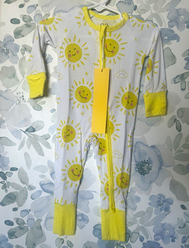Double zipper fold over hands - zipper,